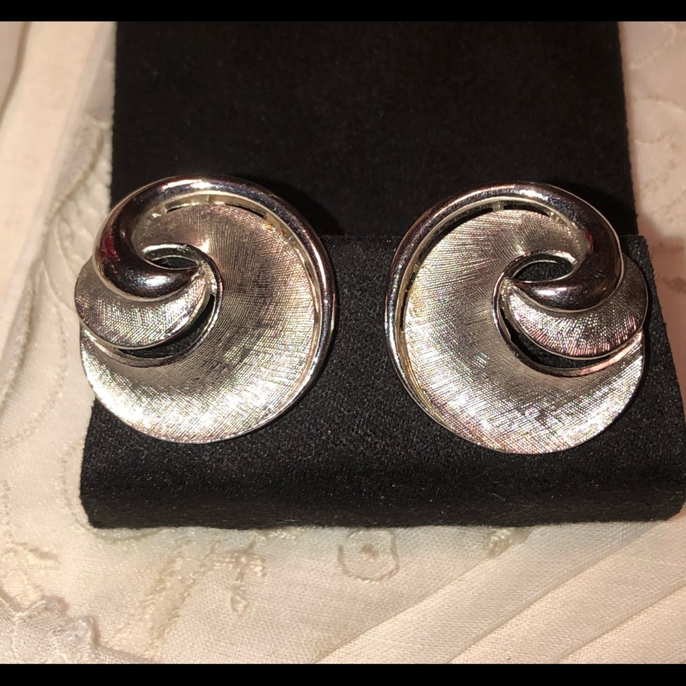 Trifari Silver Abstract Round Clip On Earrings Mid Century Modern Art Vintage